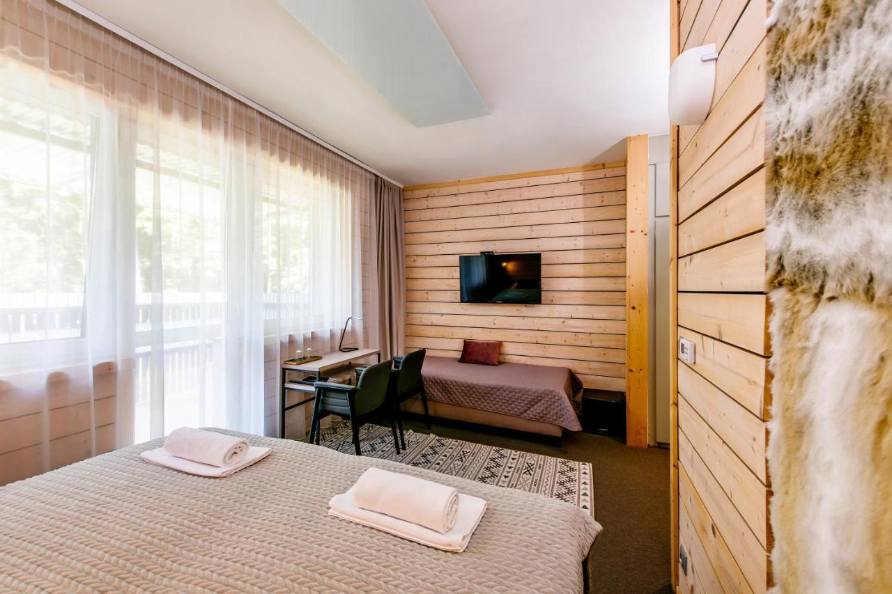 Hotel Veverica Trenčín エクステリア 写真