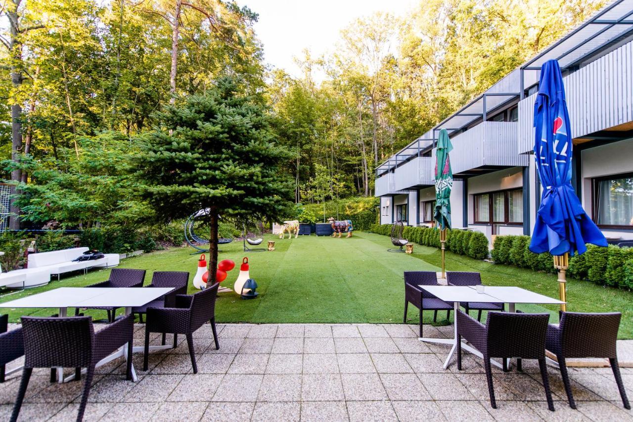 Hotel Veverica Trenčín エクステリア 写真